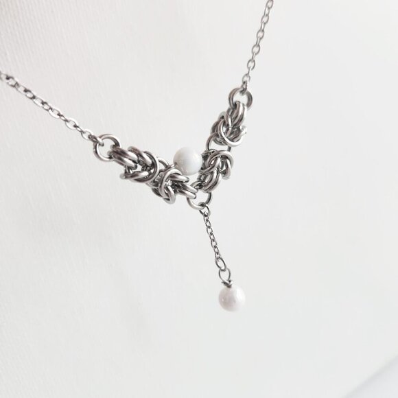 Angelic white pearl rosary necklace with a small silver chain - Picture 6 of 8